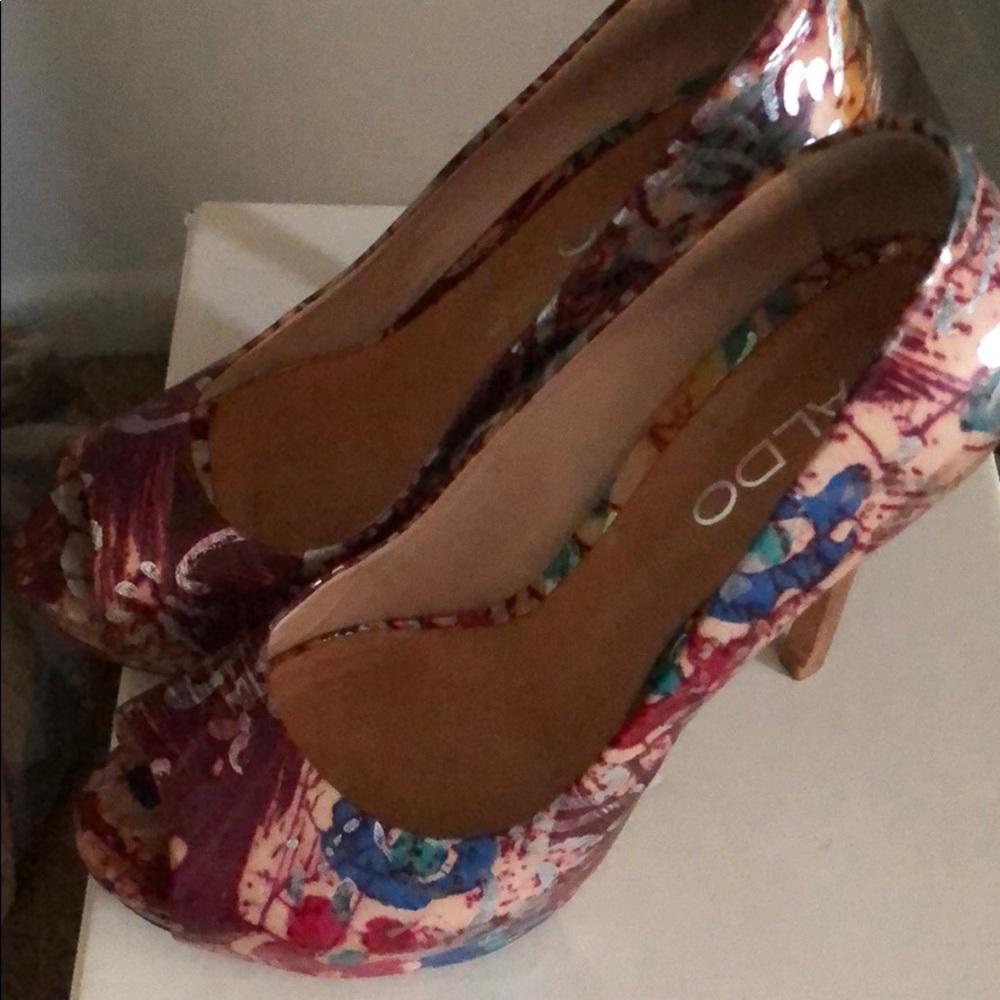 Shoes - Picture 4 of 4